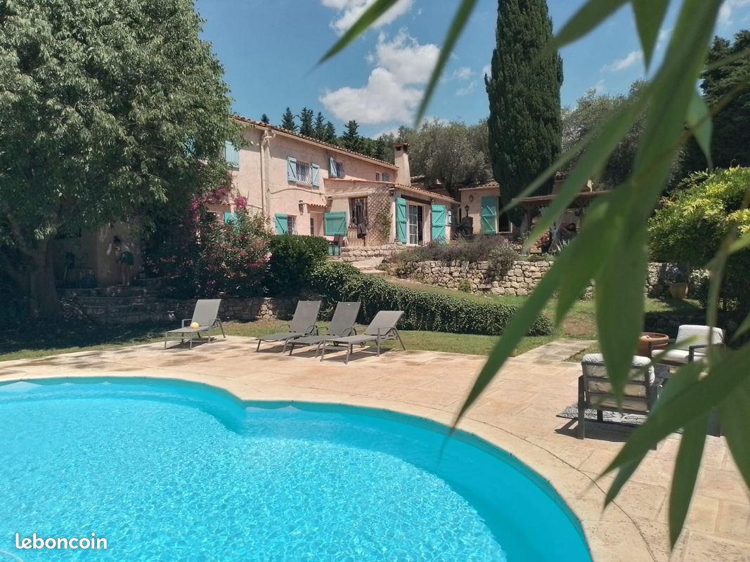 Maison 7 pièces 140 m² · à Grasse · 140 m² · 4 000 €/mois