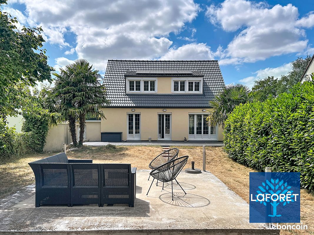 Maison 9 pièces 155 m² · à Guigneville-sur-Essonne · 155 m² · 368 000 €