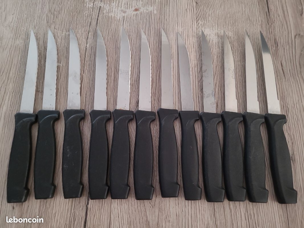 Lot de 12 couteaux (image 1)