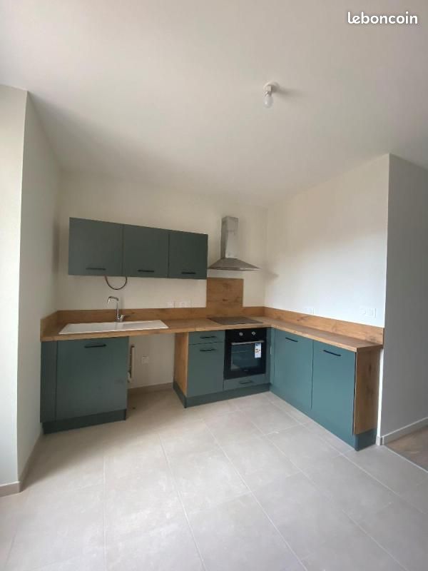 Appartement a louer romans-sur-isere - 4 pièce(s) - 132 m2 - Surfyn