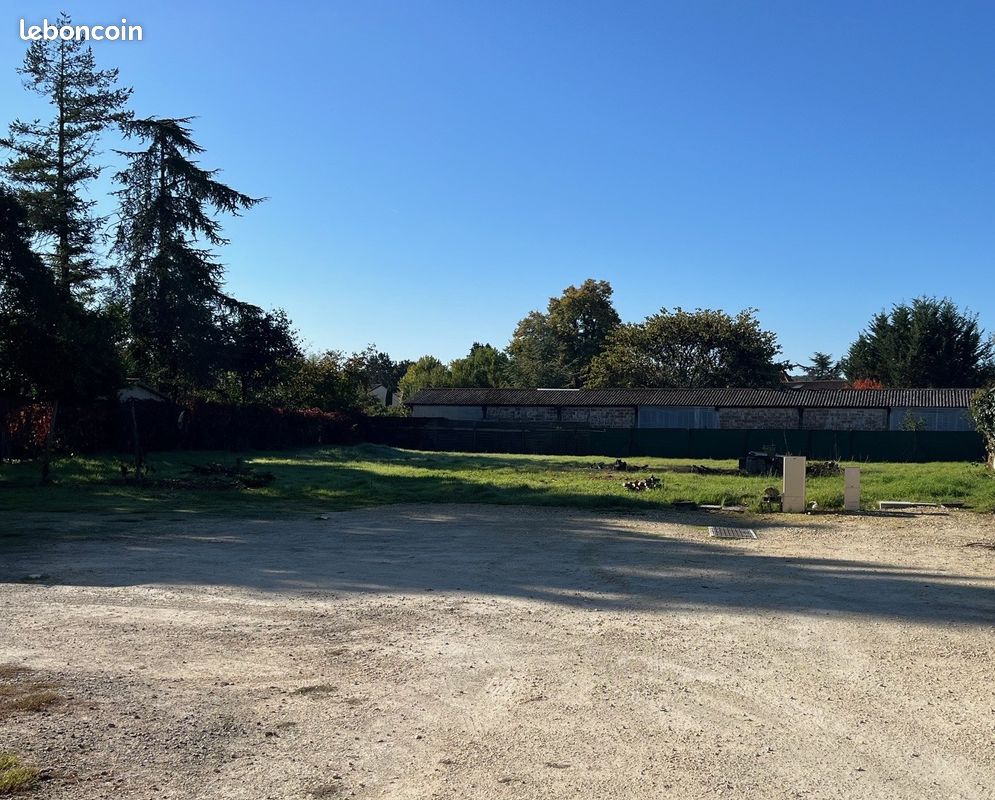 Terrain à Bâtir · à Châteauneuf-sur-Charente · 36 000 €