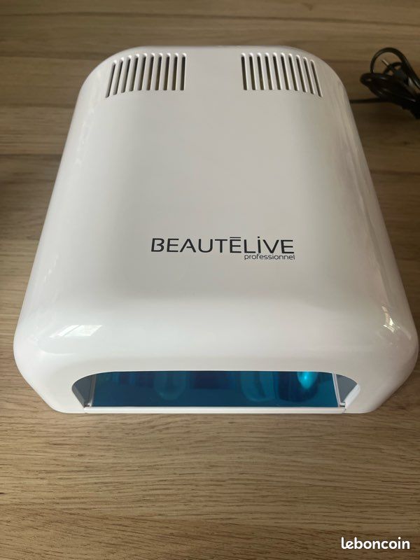 Lampe UV et vernis semi permanent (image 1)