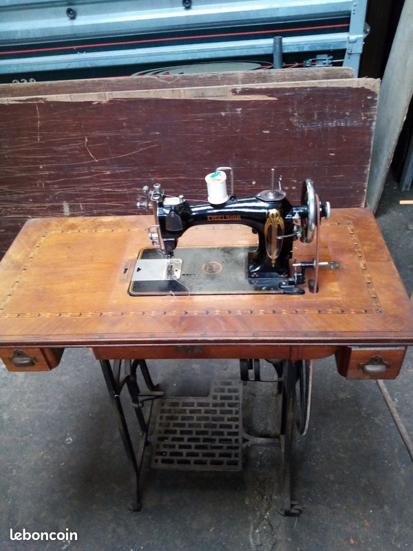 Machine a coudre ancienn (image 2)