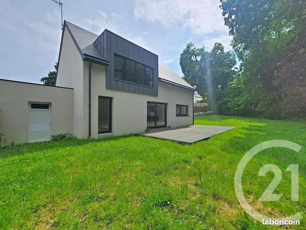 Maison 4 pièces 151 m² · à Larmor-Plage · 151 m² · 686 400 €
