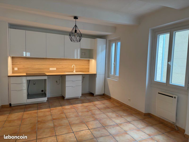 Appartement 2 pièces 65 m² · à Auriol · 65 m² · 950 €