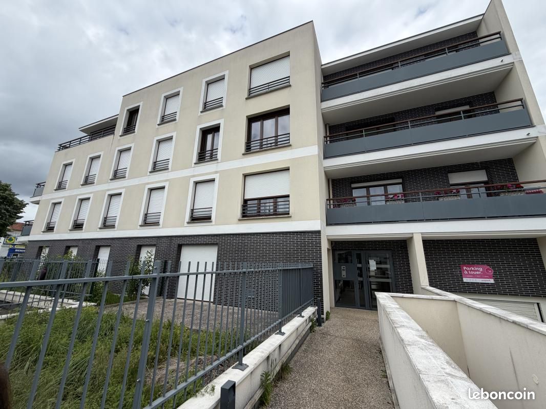 Appartement 2 pièces 45 m² · à Saint-Cyr-l'École · 45 m² · 712 €/mois