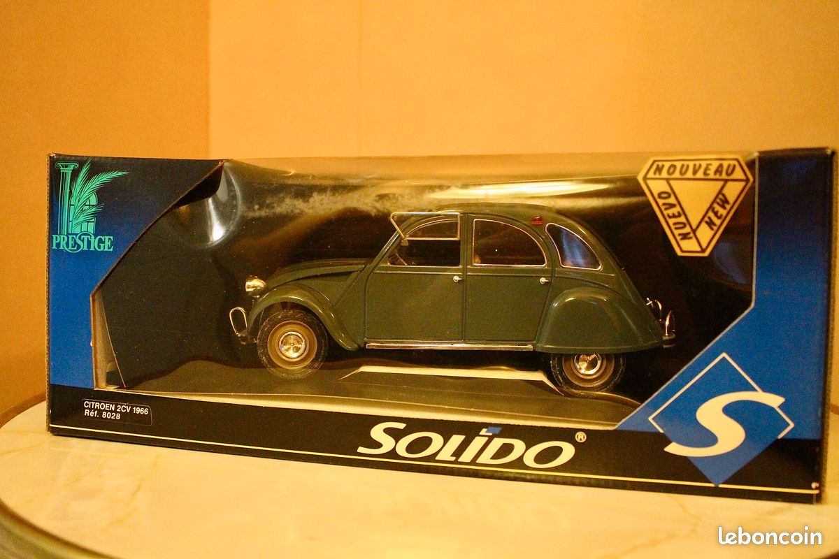 Citroen 2CV (1966) Metal Box Solido 1/18 - Menú, Autos de Calle