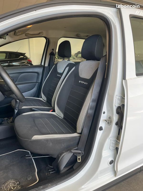 DACIA Sandero 1.5 D 95ch Stepway - 2019 - Caméra de recul - Phares LED - Navigation - Distribution OK (image 10)
