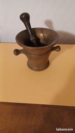 Mortier royal et son pilon d'apothicaire en Bronze - Matériel médical
