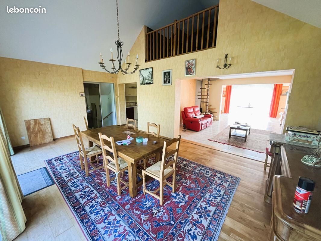Maison 8 pièces 210 m² (image 3)