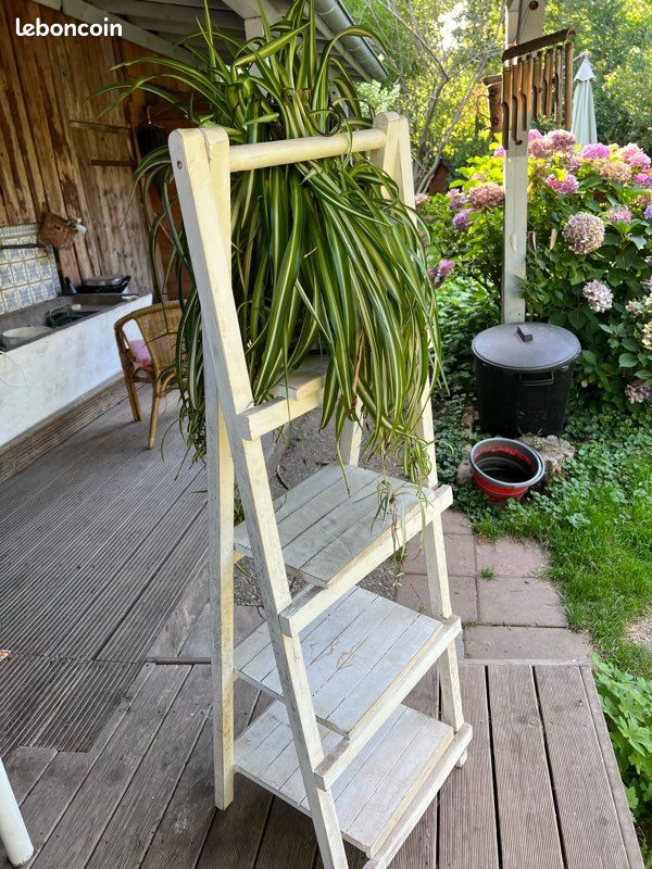 Escabeau porte plante (image 1)