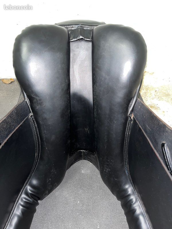 Selle De Dressage Anglaise En Cuir - Taille 18 Pouces - Noire - Longue Quartier