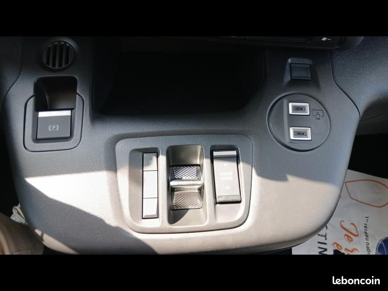 Citroen Berlingo Van XL 950kg BlueHDi 130ch S&S EAT8 Pack Premium Connect (image 19)