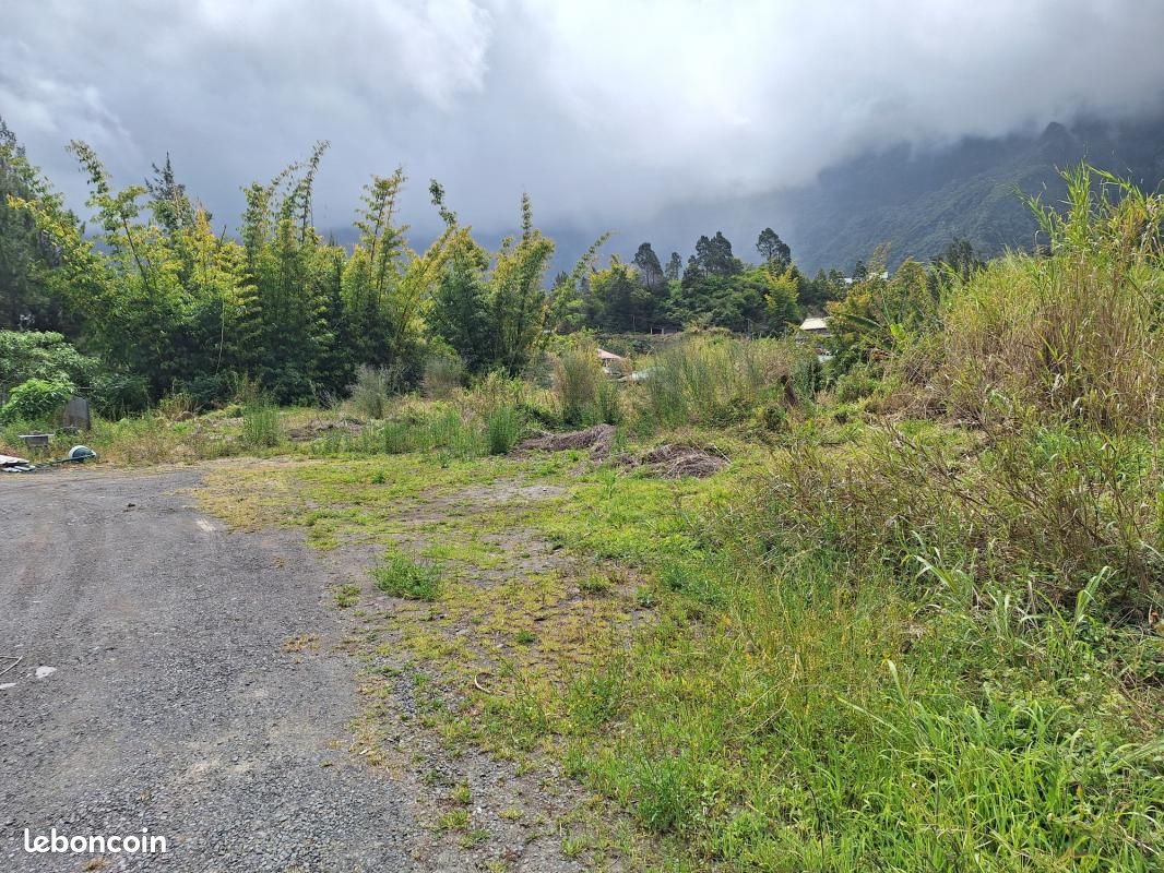 Terrain 842 m² Cilaos · 55 000 €