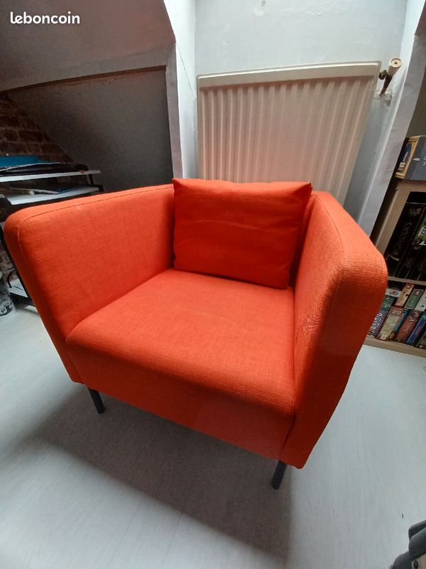 Fauteuil rouge (image 2)