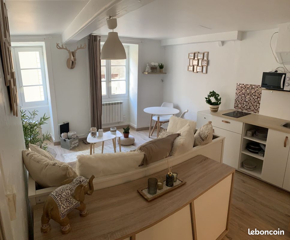 Appartement 1 pièce 22 m² · à Crémieu · 22 m² · 570 €