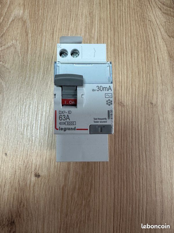 1 Interrupteur différentiel LEGRAND 63A 30mA type AC DX3 - 411650 neuf (image 2)