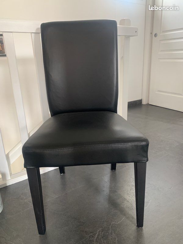 Chaise noire en cuir synthétique (image 2)