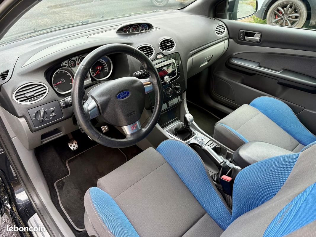 Ford Focus ST MK2 2.5 L Turbo 225 ch BVM6 - Recaro Vitres Teintées Jantes Alliage Démarrage Sans Clé - Suivie et Garantie 12 mois - A partir de 282e/mois (image 7)