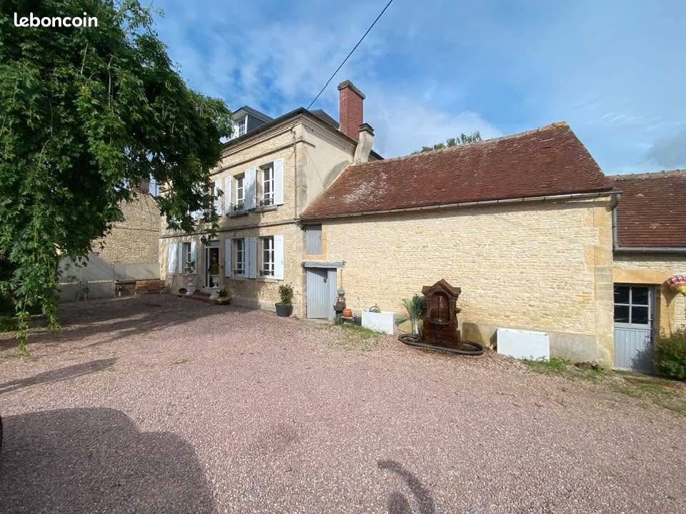Maison 8 pièces 185 m² · à Saint-Pierre-en-Auge · 185 m² · 320 000 €