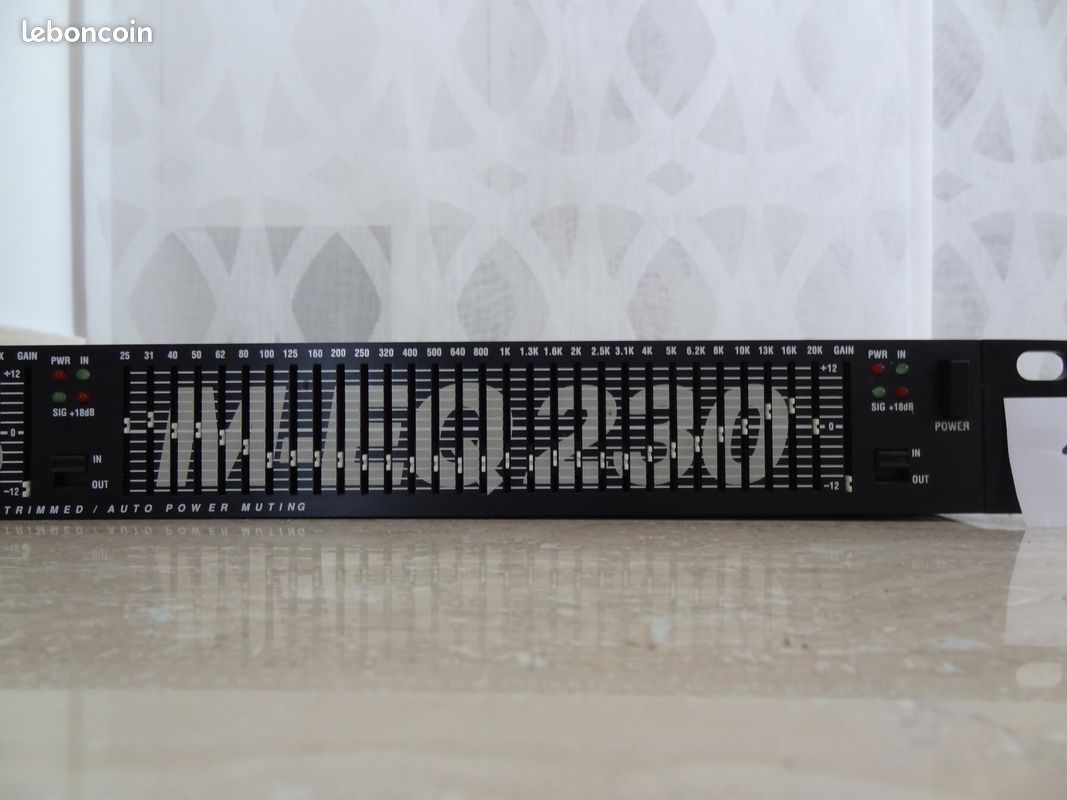 Alesis m-eq-230 equalizeur de precision 1/3 octave (image 1)