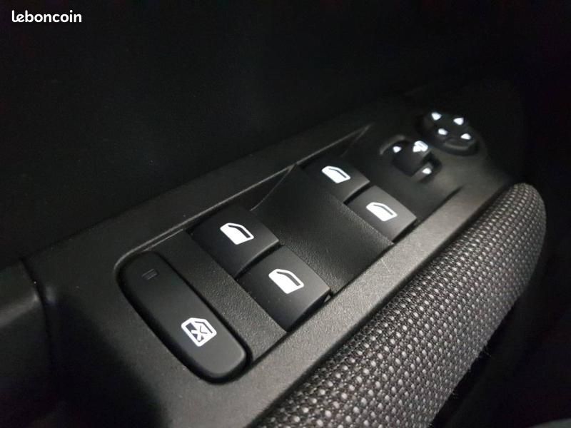 Citroen C3 Aircross 1.2 PureTech 130ch S&S PLUS Automatique (image 19)