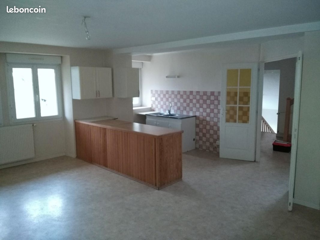 Appartement 4 pièces 150 m² · à Grozon · 150 m² · 680 €/mois