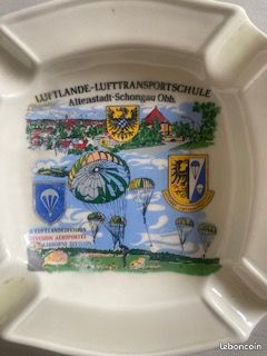 Cendrier neuf motif "parachutiste" (image 1)