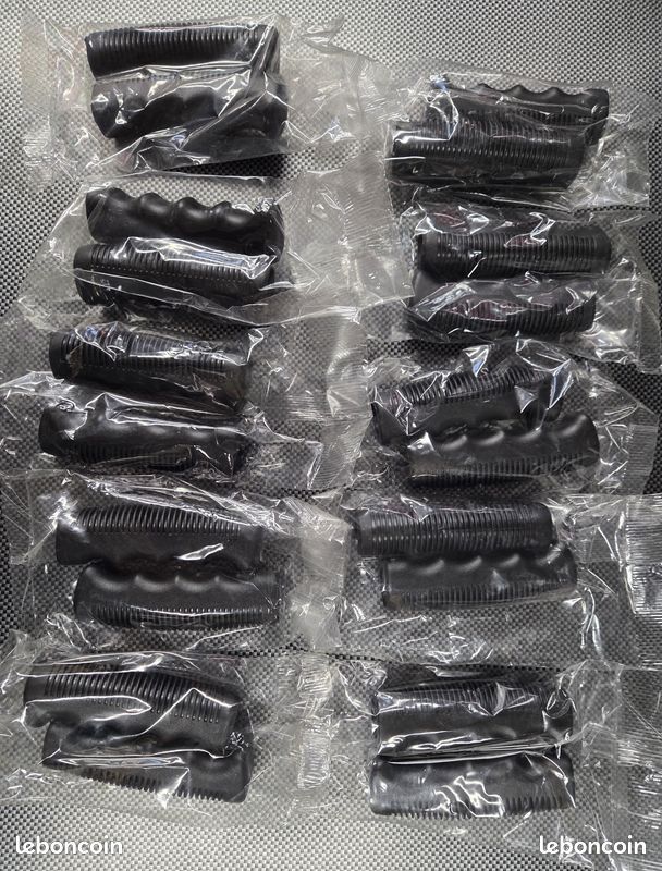 Poignées Caoutchouc Vintage Noir Harley 1974/2019 pas cher - BTC Poignées Caoutchouc Vintage Noir Harley 1974/2019 pas cher - BTC