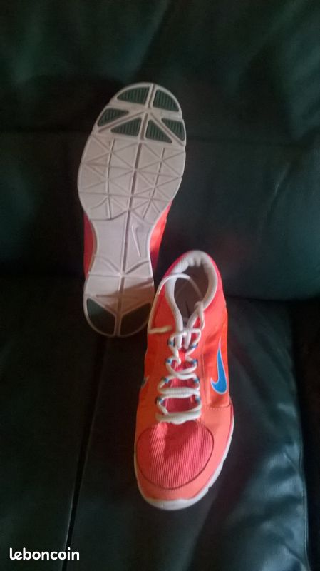 Baskets nike orange corail fluo t 42,5 Chaussures