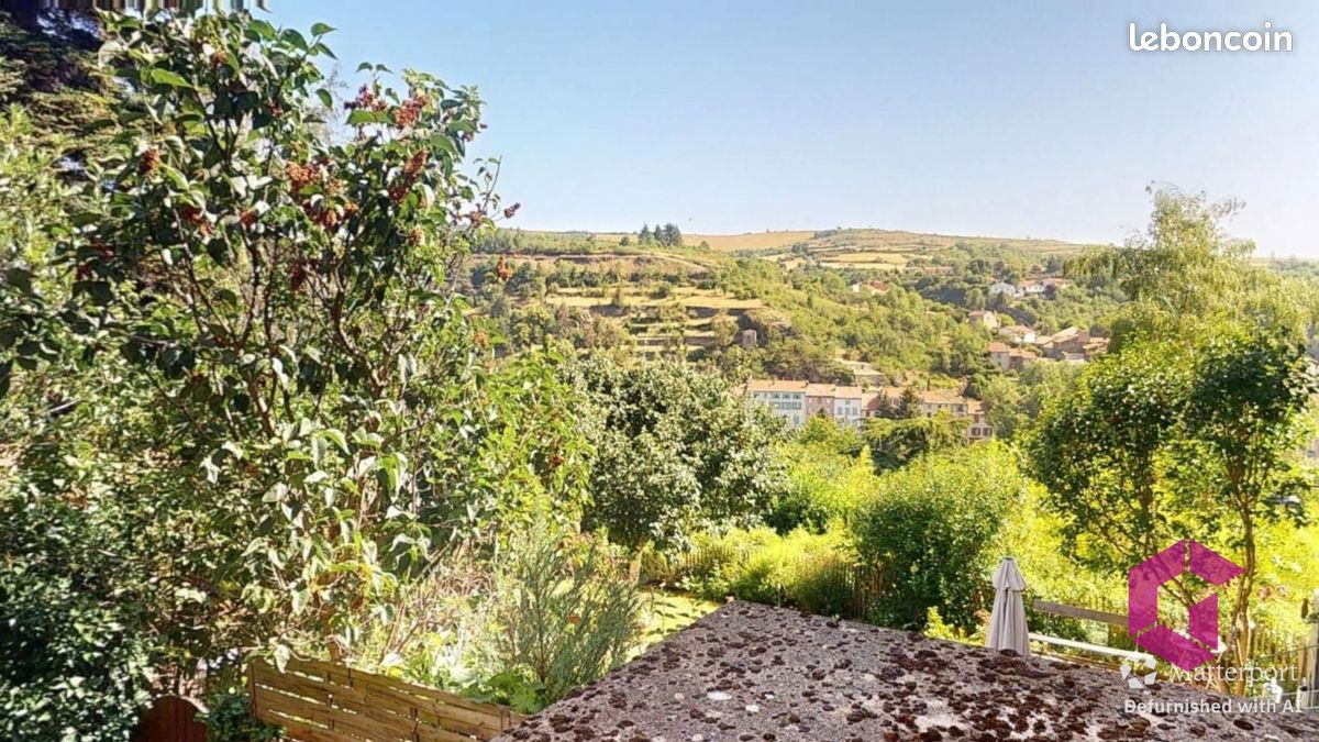 Maison 5 pièces 81 m² · à Champeix · 81 m² · 71 000 €
