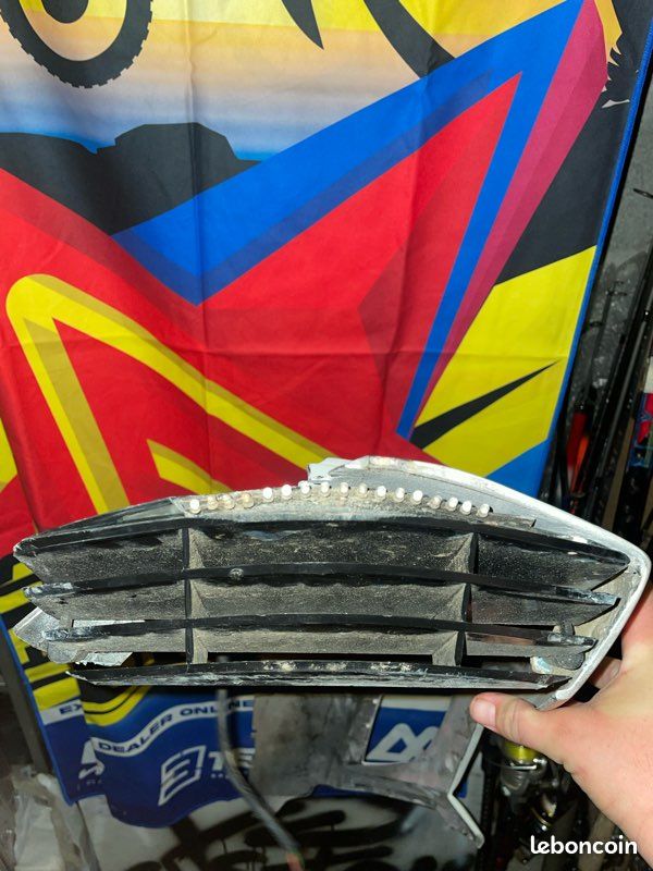 Coque arrière + feu BCD MBK booster (image 3)