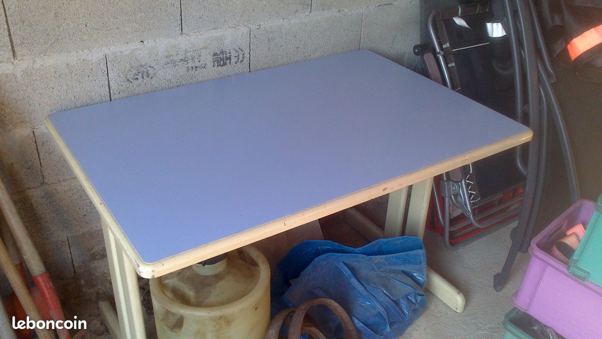 Table robuste (image 2)