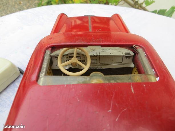 JOUSTRA - JOUSTRA Peugeot 404 1961 jouet ancien en tôle -... - 85870942
