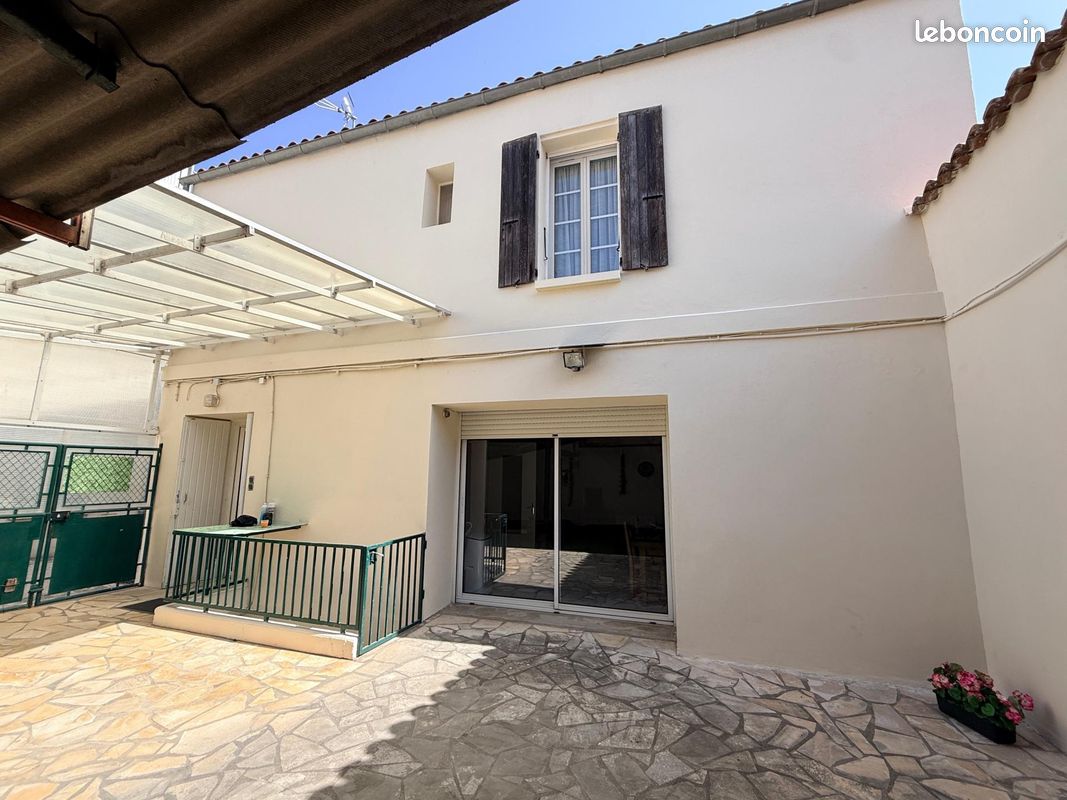 Maison 3 pièces 77 m² · à Saintes · 77 m² · 153 000 €