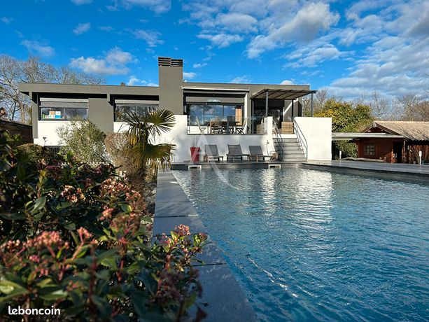 Villa 8 pièces 235 m²