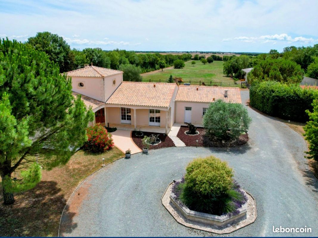 Maison 8 pièces 260 m² · à La Rochelle · 260 m² · 798 000 €