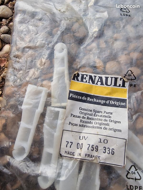 Pièce plastique raccord accélérateur pompe à injection (image 3)