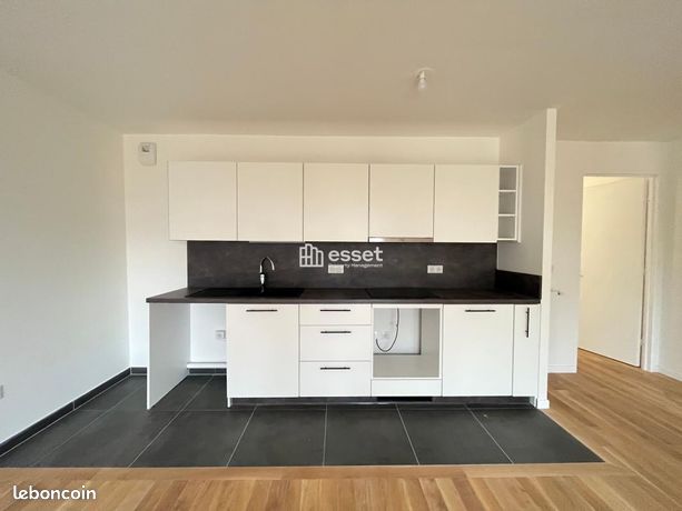 Appartement a louer courbevoie - 4 pièce(s) - 92 m2 - Surfyn