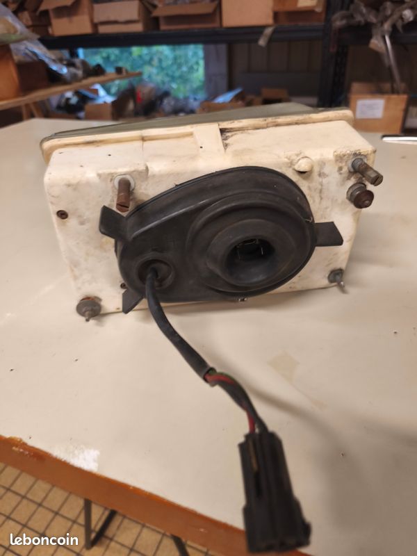 Optique avant gauche Austin metro (image 3)