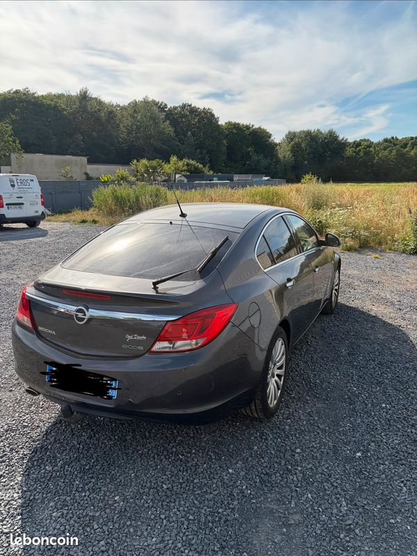 Voiture Opel insignia 2.0 130 (image 2)
