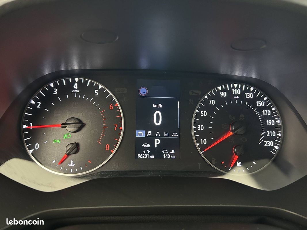 RENAULT Captur TCe 140 EDC - 21 Business (image 17)