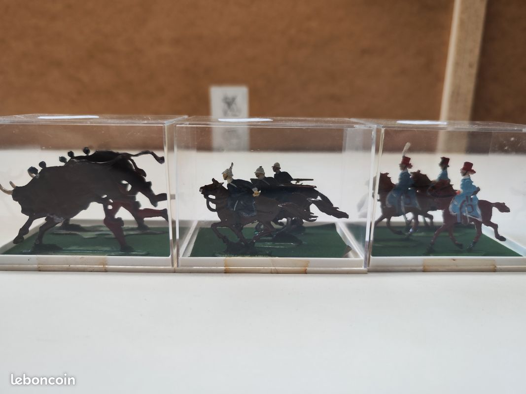 Lot de 6 boîtes de petits soldats en plomb (image 2)
