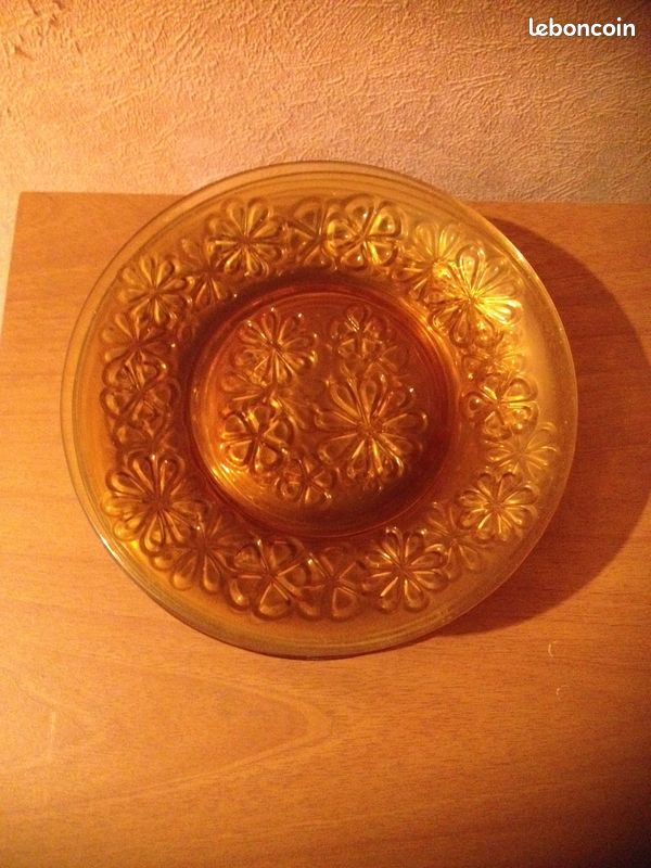 Lot d'assiettes plates et à dessert (image 4)