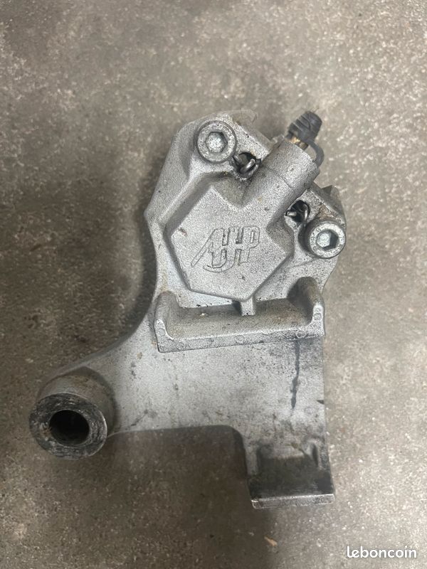 Rohan R F 2 Etrier de frein arriere AJP pour 50cc Derbi Senda R DRD Pro & Derbi ...