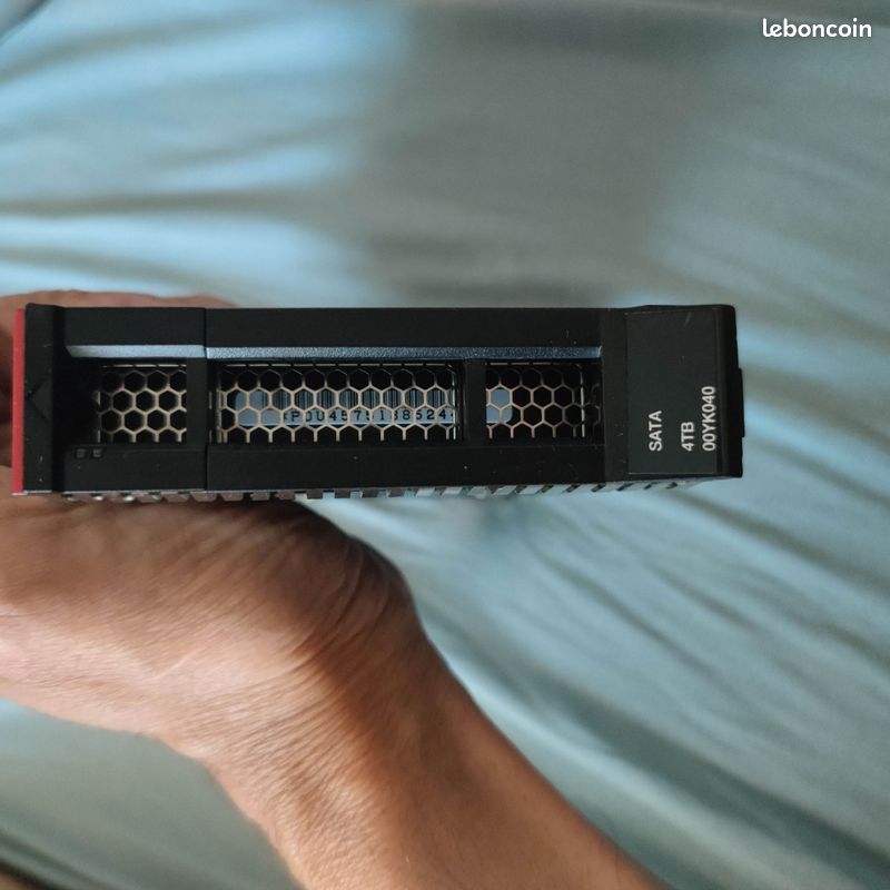Disque dur interne SATA Lenovo 4 To - 3,5" - 7 200 tr/min (image 2)