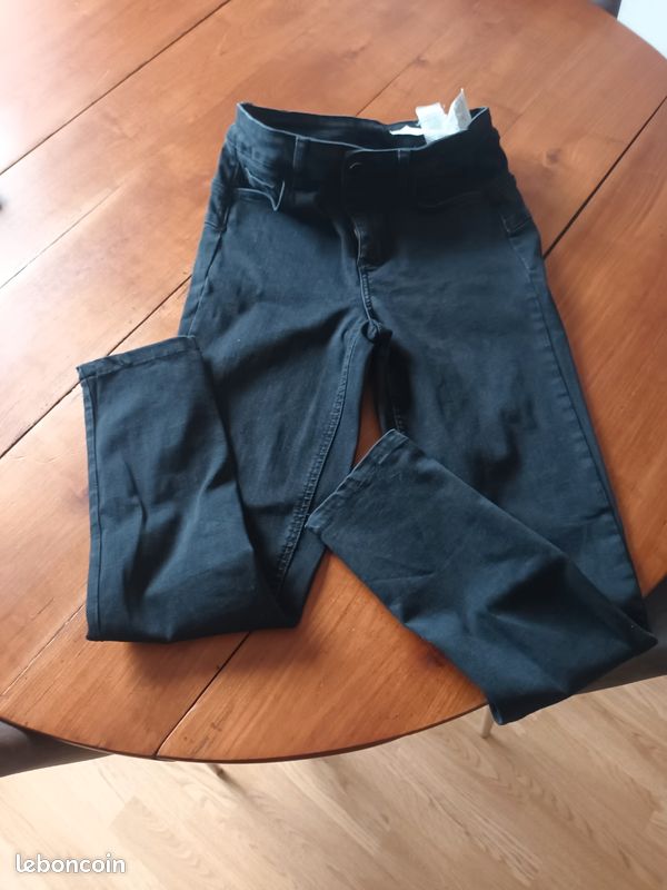 Un lot de 2 jeans marque liu jo avec strass (image 4)