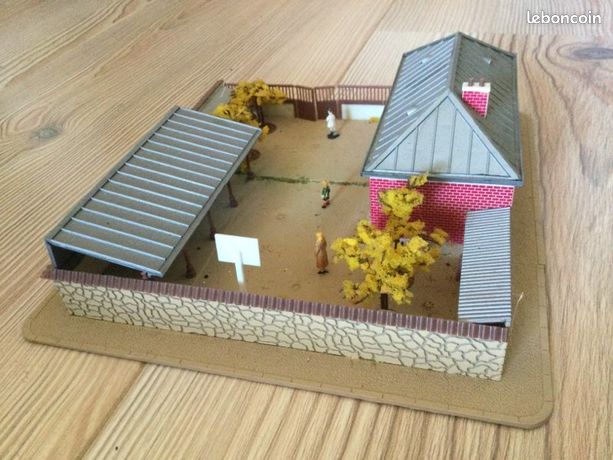 JOUEF MAQUETTE À monter bloc 2 immeubles "brique" 1982 NEUF (n°2) EUR