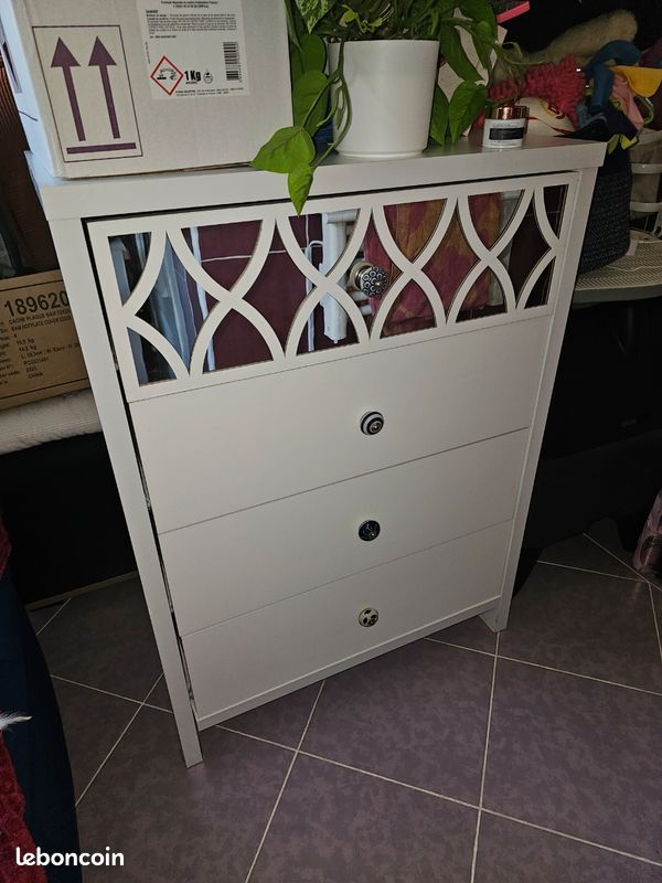 Commode blanche (image 1)