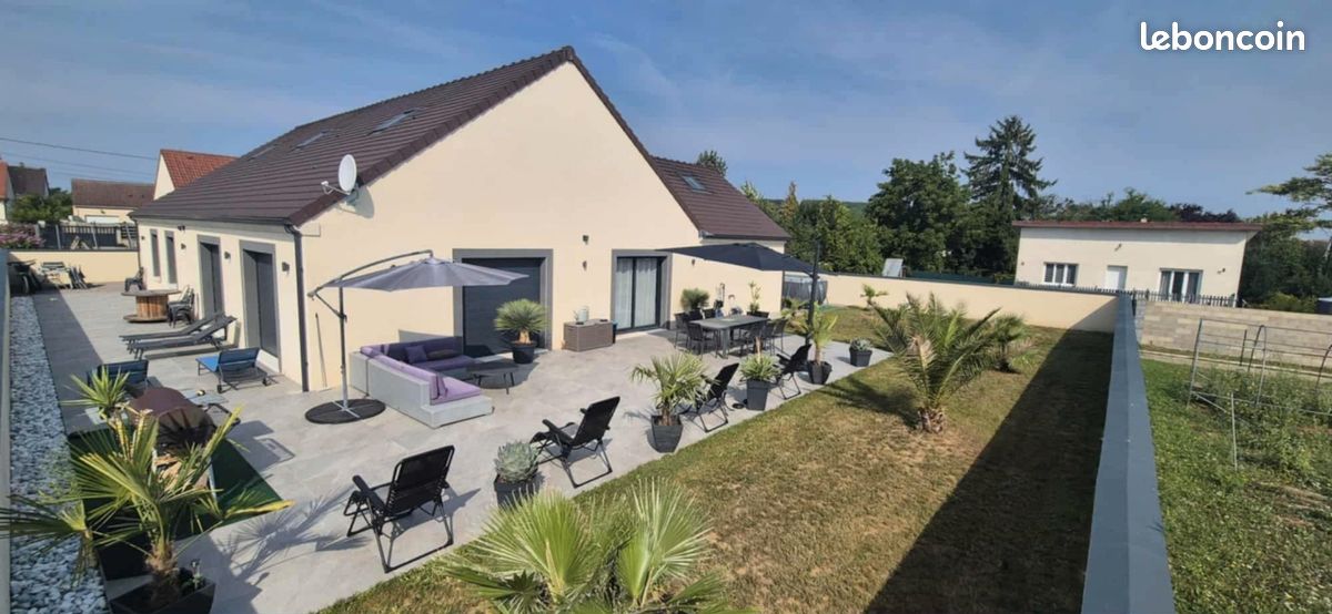 Maison 9 pièces 238 m² · à Courtois-sur-Yonne · 238 m² · 485 000 €